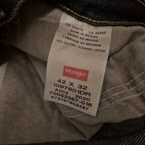 Wrangler’s Men’s Dark Blue Denim Jeans 42 x 32 5 pocket western, cowboy - Picture 3 of 7